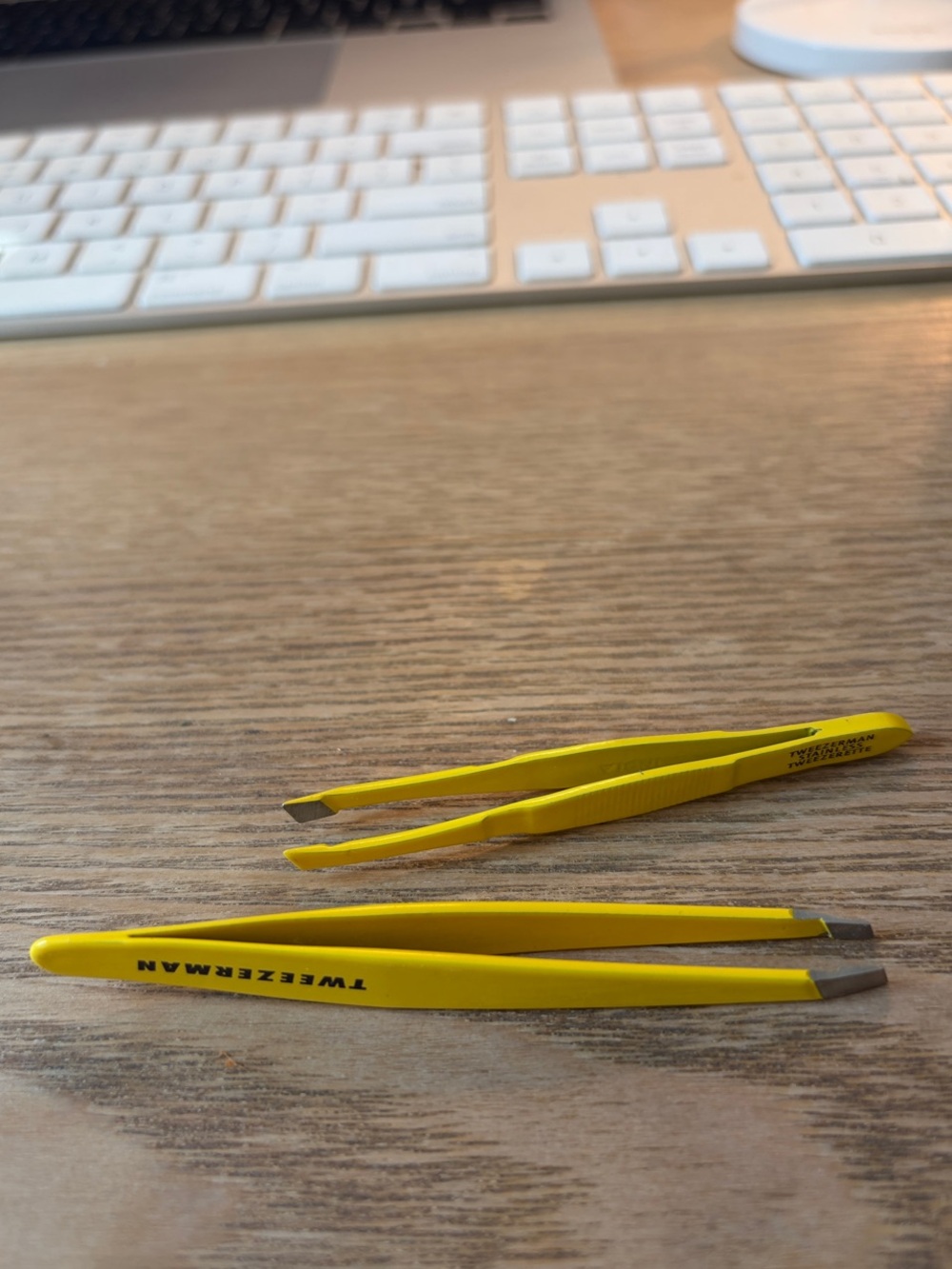 TWEEZERMAN Yellow Precision Tweezers - Set of 2